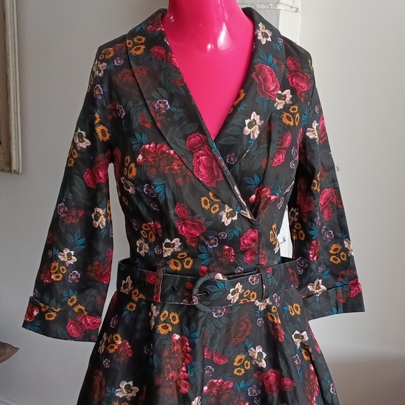 Designer Collectif Vintage Floral A-Line Dress with Belt - Picture 2 of 6